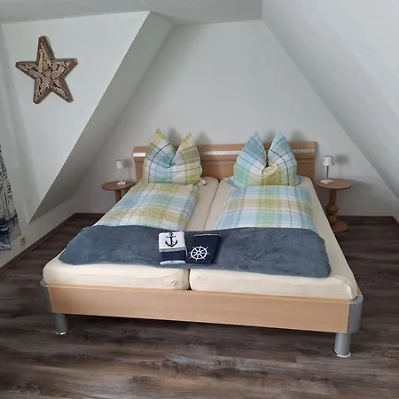 Kleines Ferienhaeuschen * Kritzmow